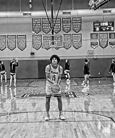 DSC_7771on1_peB&W